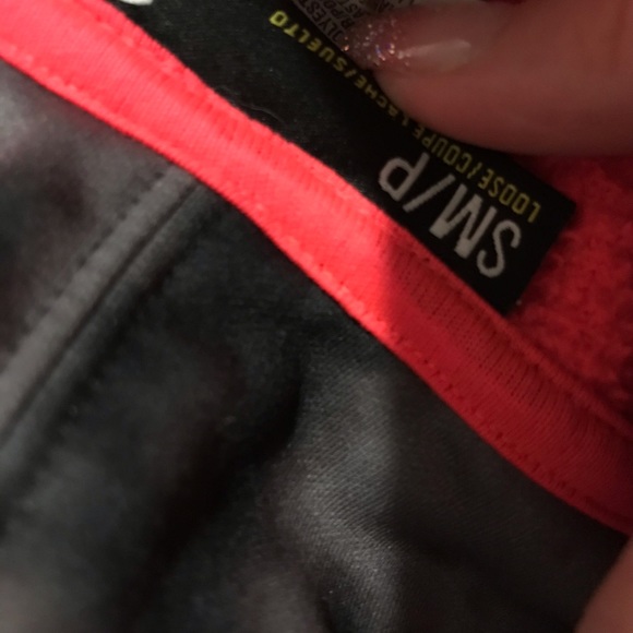 Under Armour sweater - Picture 2 of 2